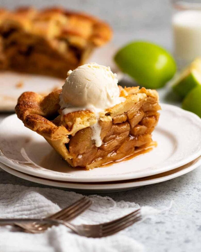 Irresistible Aroma: Discovering the Art of Super Juicy Apple Pie Baking